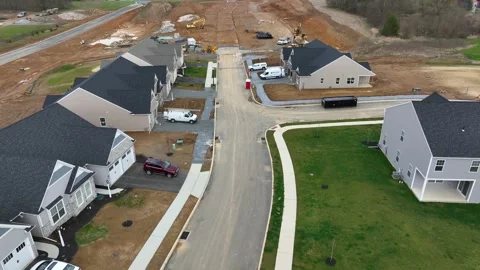 Partially built neighborhood under construction. 55+ community residential Vídeo Stock 240972171