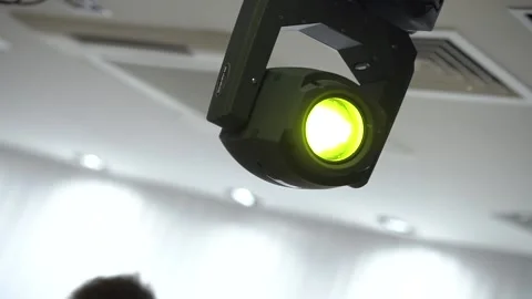 Party moving head led light Видео 200204027