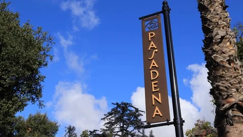 Pasadena Sign timelapse with blue clouds Video stock 98767910