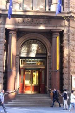 Paspaley storefront in Sydney Stock Photos