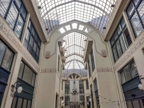 The passage of the Black Eagle Palace in Oradea city, Romania. Pasajul Vultur 库存照片