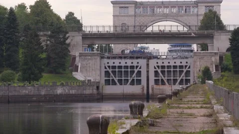Passage by different ships of the gateway Stock Footage 159433907