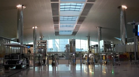 The passage to the escalators Video stock 58801253