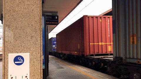Passage of a freight train in the railway station Video stock 89081753