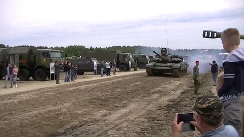 Passage of the tank Video stock 111512837