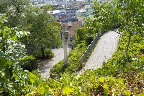 The passageway surrounding the Cathedral of Saints Peter and Paul in Brno, .. Foto stock