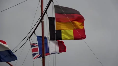 Passant Flags at marina Vidéo 292089160