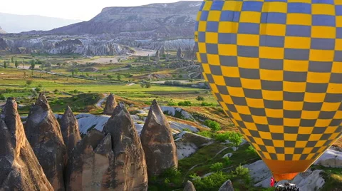 Passenger balloons floating over Cappadocia, Turkey 库存影片 54686383