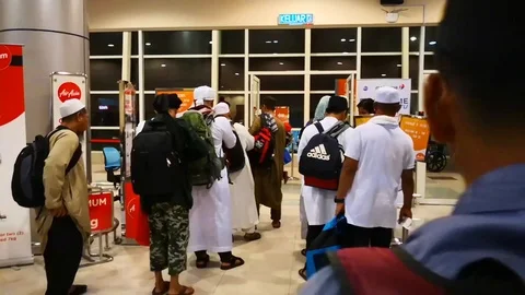 Passenger boarded in plane Vidéo 107192395