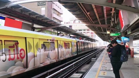 Passenger at BTS Skytrain station Video stock 133115890