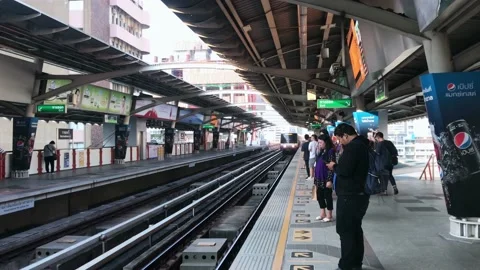 Passenger at BTS Skytrain station Video stock 133115921