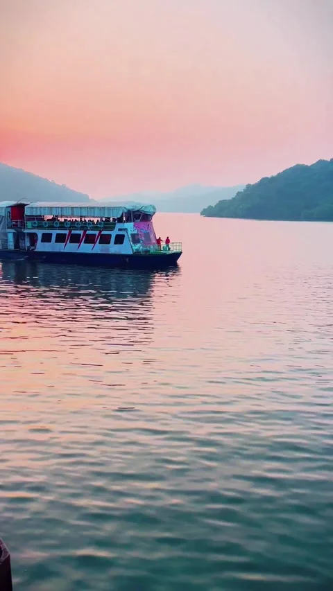 A Passenger ferry ride in thane creek mumbai, 19 Dec 2025 Видео 345110554