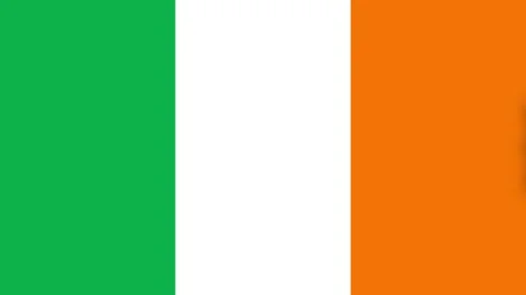 Passenger plane flying over the flag of Ireland. Stock-Footage 229702145
