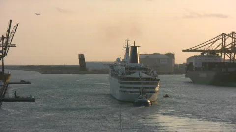 Passenger ship leaving Video stock 135460