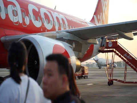 Passengers are lining up on a plane Stock-Footage 103917687