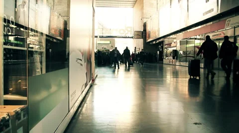 Passengers with baggage Видео 44228705