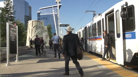 Passengers Exiting A Train 스톡 동영상 105248080