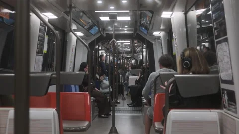 Passengers inside Paris metro train interior 库存影片 334854522