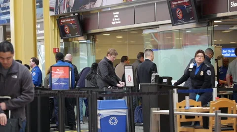 Passengers showing id at TSA 動画素材 48131808