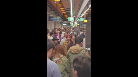 Passengers Waiting on State Library Station Platform Stock-Footage 322222343