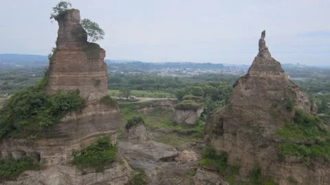 Passing the Canyon in Between Stock Footage 147192586