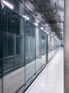 Passing daylight inside office building on modern glass building interior cor 库存照片