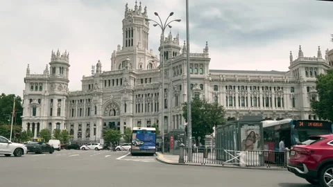 Passing in front of the Madrid town hall and the famous Cibeles fountain Video stock 244522061