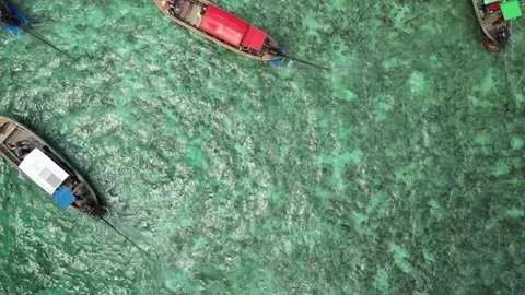 Passing speed boats, top view, transparent clear turquoise water, Phi Phi island Stock Footage 250324482