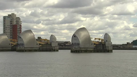 Passing Through Thames Barrier 스톡 동영상 43422374