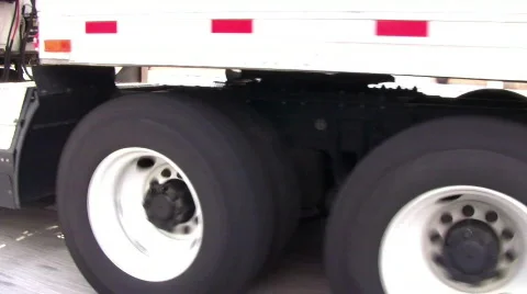 Passing a transfer truck Stockbeeldmateriaal 445627