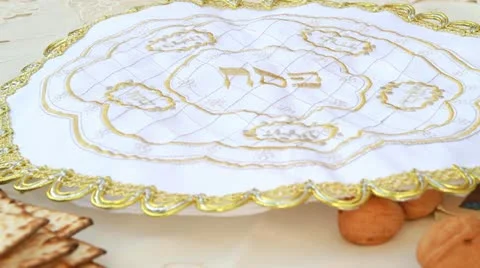 Passover seder matzah Stock-Footage 21689312