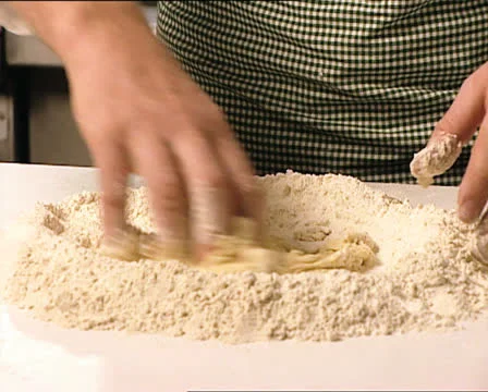 PASTA man hands start kneading 動画素材 22964993