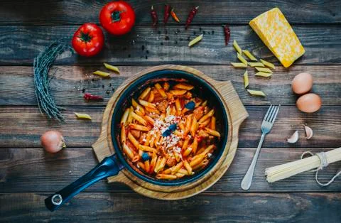 Pasta In Pan Stock Photos