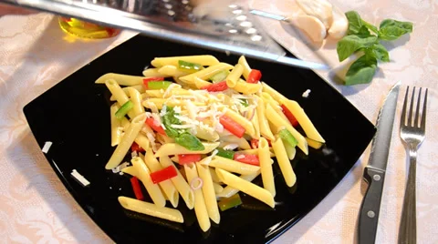 Pasta with peppers and parmesan 스톡 동영상 32305363