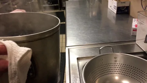 Pasta Strained in Restaurant 스톡 동영상 82214361