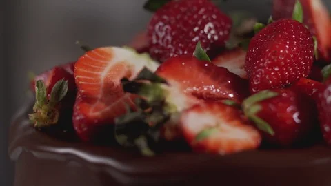 Pastry chef decorates cake with berries. Chef confectioner decorates cake Video stock 111155594