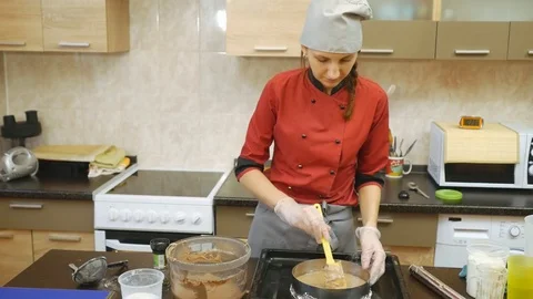 The pastry chef skillfully performs holiday order. Stock-Footage 85067812