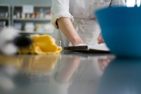 Pastry Chef with Soiled Uniform Stock-Fotos