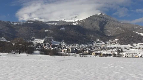 Pasturo, under the Grigna Mountain, in winter, Valsassina Vídeo Stock 146868647