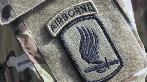 Patch on the sleeve of the American paratrooper Vídeos de archivo 49769107