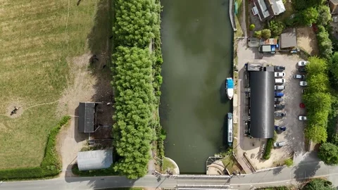 The Patch swingbridge and Black Shed cafe, Gloucester and Sharpness Canal, UK Stockbeeldmateriaal 313481109
