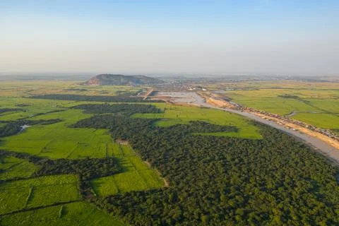 Patchwork rice fields and riverbank forest, Tonle Sap Foto stock