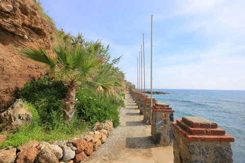 Path along the sea Фото