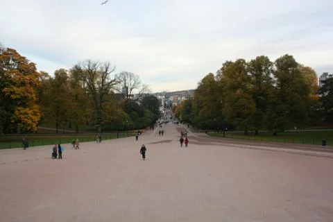 The path between the Royal Palace and the city of Oslo Stock Photos