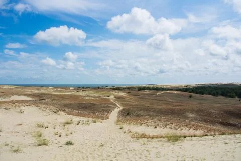 A path at the dune of Nida at Curonian spit and a border between Lithuania .. Foto stock
