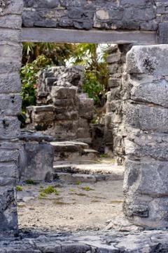 Path through Mayan Ruins at Tulum Foto stock