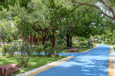 Pathway in a beautiful park Stock Photos