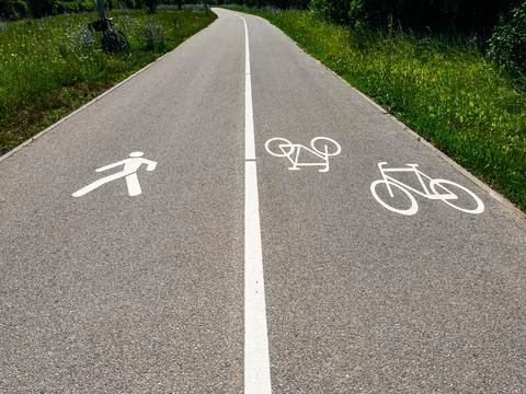 The pathway designed for both bicycles and pedestrians allows for enjoyment in Foto stock