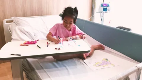 Patient child drawing 스톡 동영상 200664510