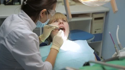 Patient at a reception at the dentist Vídeo Stock 71422686